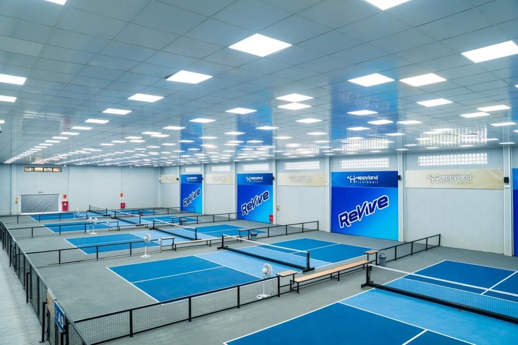 Nhà thi đấu Happyland Pickleball Long Biên hai tầng